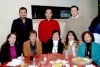 18122008
Ex alumnos del Colegio Americano de Torreón, generación 1979-1991, en su convivio navideño alegrado con música de los 80's y 90's y deleitado con deliciosos tamales y la firma de la piñata.