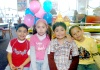 14122008
Emiliano con sus amigos Ricky, Soledad y Ricardo.