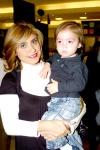 14122008
Emilio Marín con su mamá Paty.