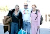 27122008
Adriana Estrada y Remi Besson viajaron a Francia y fueron despedidos por José Estrada