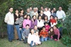 04012008
Sofy Barraza en la compañía de toda su familia, que se reunió para felicitarla en su decimoquinto aniversario.