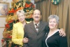 07012009
Antonio Gutiérrez Escajeda fue festejado en su cumpleaños por su esposa Sandra Luz Hernández de Gutiérrez y sus hijos