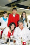 Leticia, Velia, Ingrid, Ernesto y Ernesto Sánchez Viesca.