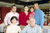 Jesús Manzanera acompañado por su familia.