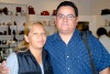 25012009
Patricia González despidió a su esposo Pedro Ojeda, quien se fue en plan de  trabajo a Tijuana.