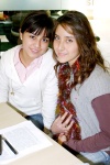 21012009
Alejandra Villarreal y Lily Sánchez.