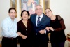 28012009
El matrimonio festejado acompañado de sus hijos Jair Alberto y Susana Ayala Fernández