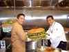 Chef Peter and chef Sergio en la gran apertura del Breezes Restaurant en  Kissimmee Florida. Verano 2009