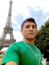Carlos Chacon viviendo en París, Francia.