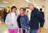 03022009 Dulcelina Pargos arribó a Torreón, la recibieron Martha Castro y Gerardo Pargos.