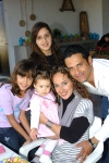 09022009 Marcela Morales junto a los niños Luis David y Marcelo Morales.