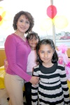 08022009 Angélica González Herrera celebró sus siete años de edad junto a su mamá Haydeé Herrera y su hermana Elisa.