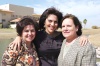 14022009 Angélica Dabdoub, Vale Dorantes y Carmen Valdés, felices por sus 25 años de amistad.