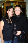 14022009 Gaby Maldonado y Claudia Cárdenas, enfermeras del Centro Médico de la Mujer.