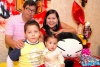 12022009 Ana Fer con sus padres Fernando Reyes Palomo y Karla Alvarado de Reyes y acompañada de su hermano Carlos Fernando.