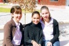 Daniela Velarde, Alejandra Padrón y Laura Velarde.
