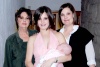 22022009 Marina P. de Pruneda, Maribel P. de Núñez, Maité N. de González y la bebé Maité forman cuatro generaciones.