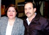 24022009 Tadeo Tueme y Viridiana Reyes, presentes en un banquete de bodas.