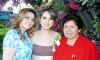 26022009 Ivett acompañada por su mamá Rosa María Olague de Morán y su futura suegra Sonia Hernández de Márquez.