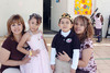 15032009 Aranza Valentina Lozano Orona rodeada de los asistentes a su fiesta de cumpleaños.