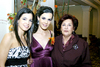 20032009 Elena y Lorena Sáenz Gutiérrez en compañía de su abuela, Sra. Yolanda de Gutiérrez.