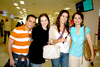 20032009 Mirna Vargas llegó del Distrito Federal y María Velázquez le dio la bienvenida.