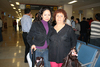 20032009 Mirna Vargas llegó del Distrito Federal y María Velázquez le dio la bienvenida.