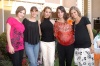 22032009 Linda mamá. Gaby en la compañía de Meche, Susana, Lissete y Laura.