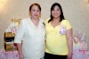 22032009 Adriana con su mamá la señora Yolanda Lara de Miranda.