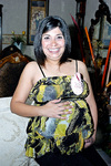 29032009 Paola González de Betancourt espera el nacimiento de su segundo bebé, el que se llamará Diego.