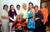 02042009 La festejada junto a sus nietos Gerardo, Andrea, Fernando, Arturo, Daniela, Diego, Valeria, Jorge, Pamela y Pablo.