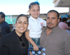 02042009 Karina Gaona y su hijo Manuel Delgado.