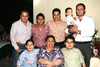 06042009 La festejada rodeada de sus nietos Eduardo, Israel, Anuar, Alejandrito, Alejandro, Gerardo y Carlos.
