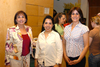 04042009 Verónica Flores Ovalle junto a las organizadoras de su fiesta de canastilla: Martha de Hoyos y Martha de Flores.