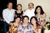 05042009 Rogelio, Ileana, César, Elvia, Olivia y Leticia Santacruz Polendo junto a la Sra. Gloria Polendo en su festejo de cumpleaños.