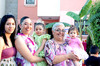 05042009 La festejada junto a su tía Gabriela Hinojosa, su mamá, su abuelita Esthela Góngora de Hinojosa y su hermanita Xcaret Lozano Hinojosa.