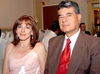 07042009 Lourdes Casanova de Landeros y Luis Landeros Dávila, captados en reciente festejo nupcial.