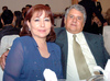 07042009 María Guadalupe Islas de De la Torre y Reynaldo de la Torre, durante un grato festejo realizado en la ciudad.