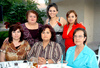 07042009 Lulú Cantú, Adriana y Mónica Olmos, Conchita Salazar, Karina Rubio y Vita Olmos, durante la fiesta de despedida.