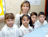 11042009 Mónica Monserrat Mata Massú, Galilea, Candy, Aranza y Claudia, alumnas del Instituto Británico durante su feria científica.