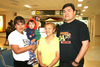 13042009 Lisa Fernanda Castrejón se fue con destino a Ciudad Juárez y fue despedida por sus papás Fernando Castrejón y Alma Aguilera.