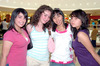 14042009 La señorita Zaira Milán junto a su grupo de amigas reunidas el día de su despedida de soltera.