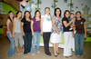 18042009 Contenta. Ana Lucía en la compañía de Olga, Perlita, Cristy, Fernanda, Anel, Susana, Diana y Alma.