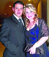 21042009 Carlos Acosta junto a su esposa Rosario de Acosta.
