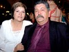 22042009 La señora Alma Rosa y el señor José Luis Antillón, captados recientemente en un festejo social.