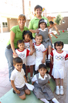 26042009 Kena Zermeño y Mayela Pérez con sus alumnos Marco, Andrea, Michel, Sebastián, Renata, Isabel y Bárbara.
