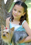 30042009 Claudia es una pequeña a la que le encantan los animales, en especial los perritos.