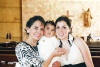 Es bautizada
Pequi Webb, la pequeña Romina Campos De la Fuente y Pamela de Campos.