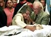 El ex presidente argentino Raúl Alfonsín falleció en Buenos Aires, a los 82 años, víctima de una neumonía agravada por el cáncer de pulmón que sufría desde hace años.