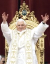El Papa Benedicto XVI concluyó sus actividades de Semana Santa con la ceremonia del Domingo de Pascua, en la que envió un mensaje de paz al mundo y oró de manera especial por las víctimas del reciente sismo en Italia.